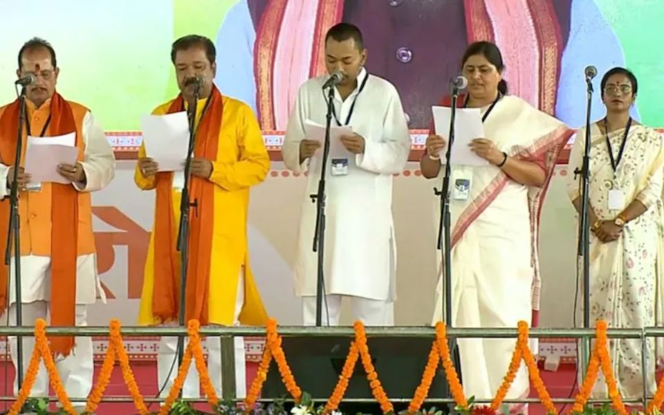 Nitish Kumar's son Nishant among 32 to take oath as Bihar ministers